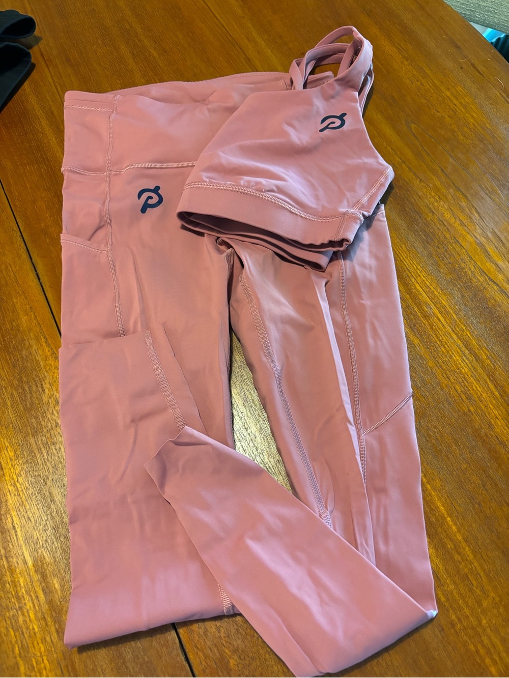 lululemon/ peloton set